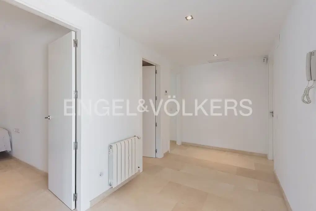 5 soveværelse Villa til leje i Chiva med swimmingpool garage - € 4.500 (Ref: 9898120)