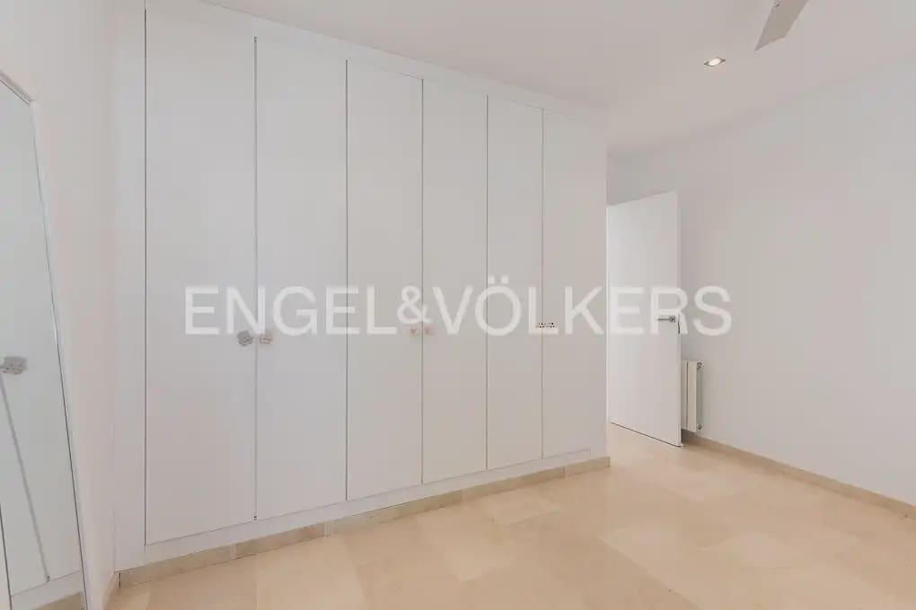 5 soveværelse Villa til leje i Chiva med swimmingpool garage - € 4.500 (Ref: 9898120)