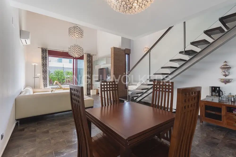 4 bedroom Villa for rent in Paterna with pool garage - € 3,500 (Ref: 9898123)