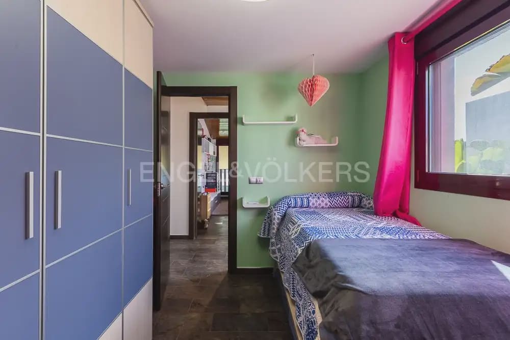 4 bedroom Villa for rent in Paterna with pool garage - € 3,500 (Ref: 9898123)
