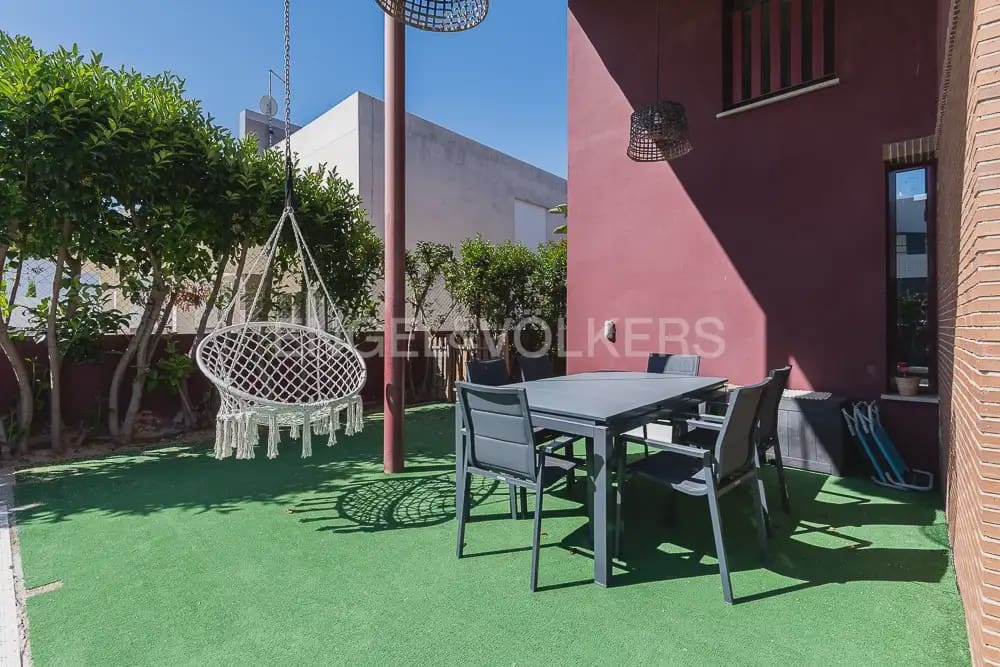 4 bedroom Villa for rent in Paterna with pool garage - € 3,500 (Ref: 9898123)