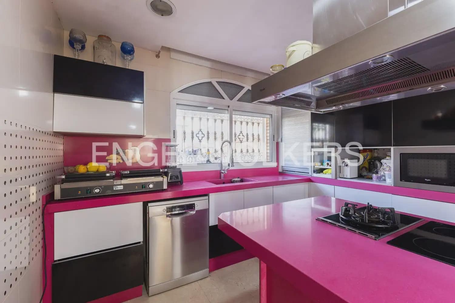 4 makuuhuone Paritalo myytävänä paikassa Valencia kaupunki - 820 000 € (Ref: 9898127)