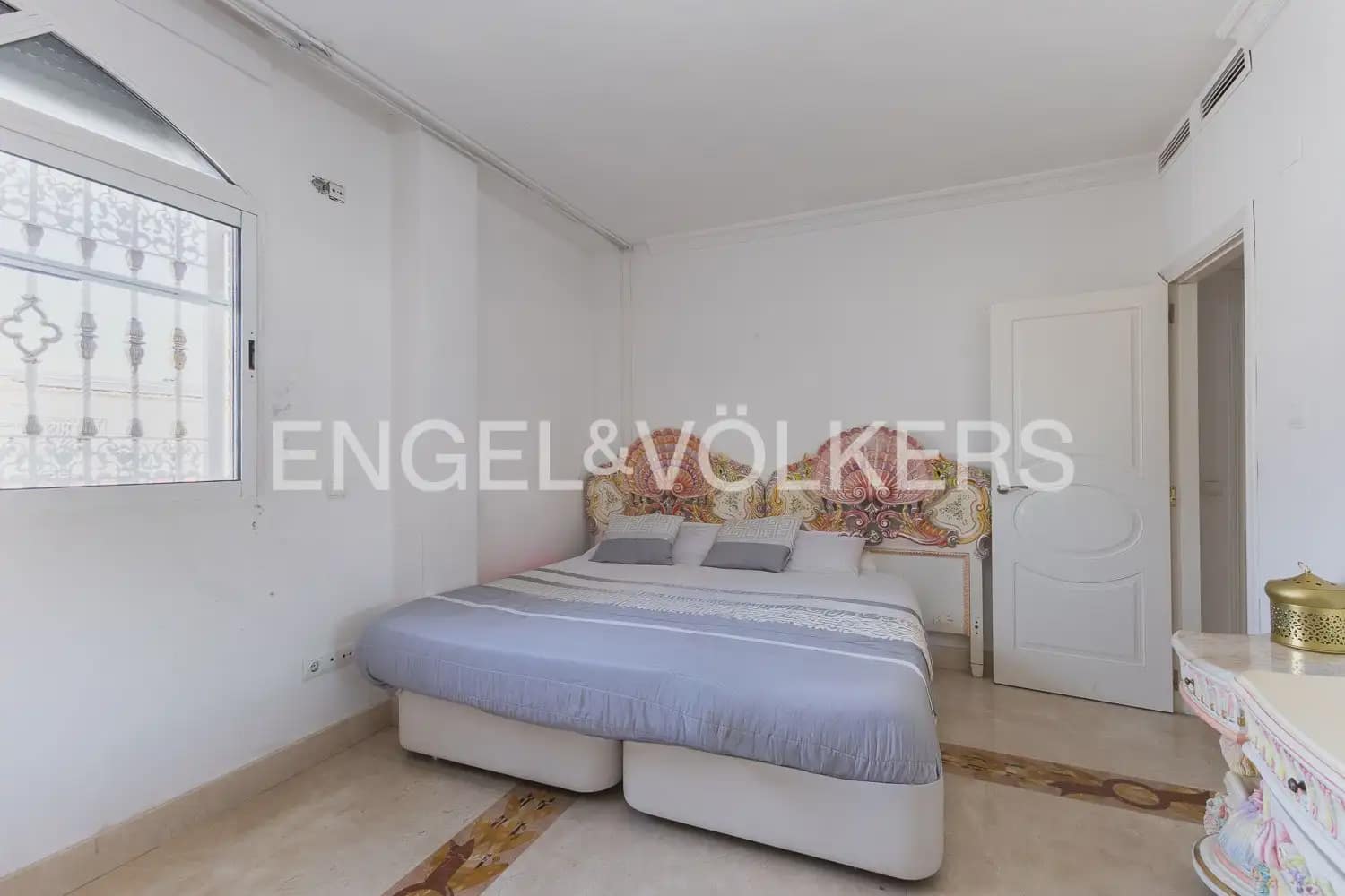 4 makuuhuone Paritalo myytävänä paikassa Valencia kaupunki - 820 000 € (Ref: 9898127)