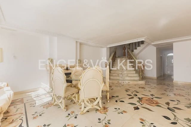 4 bedroom Semi-detached Villa for sale in Natzaret, Valencia city - € 820,000 (Ref: 9898127)
