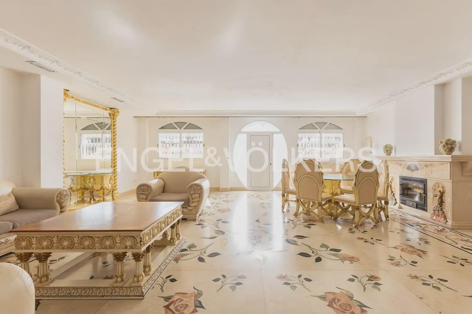 4 makuuhuone Paritalo myytävänä paikassa Valencia kaupunki - 820 000 € (Ref: 9898127)
