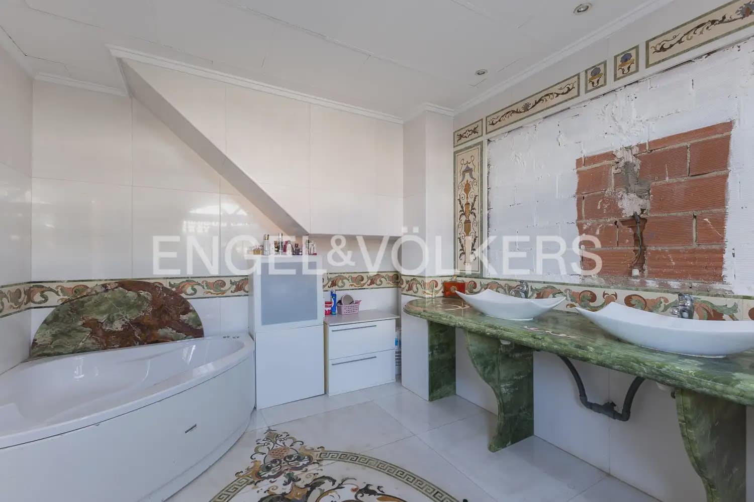 4 makuuhuone Paritalo myytävänä paikassa Valencia kaupunki - 820 000 € (Ref: 9898127)