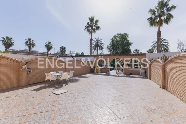 4 bedroom Semi-detached Villa for sale in Natzaret, Valencia city - € 820,000 (Ref: 9898127)