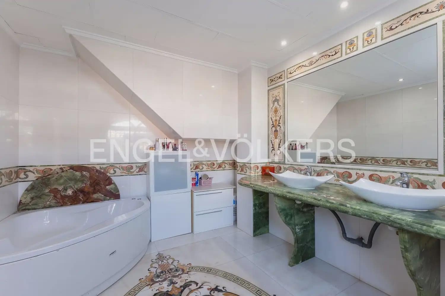 4 makuuhuone Paritalo myytävänä paikassa Valencia kaupunki - 820 000 € (Ref: 9898127)