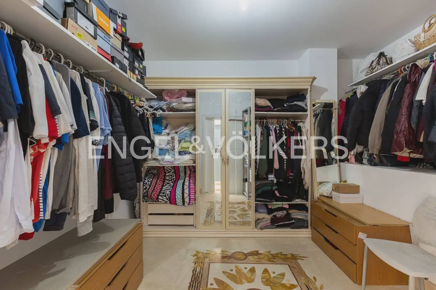 4 makuuhuone Paritalo myytävänä paikassa Valencia kaupunki - 820 000 € (Ref: 9898127)