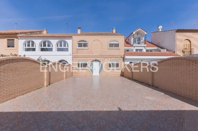 4 bedroom Semi-detached Villa for sale in Natzaret, Valencia city - € 820,000 (Ref: 9898127)