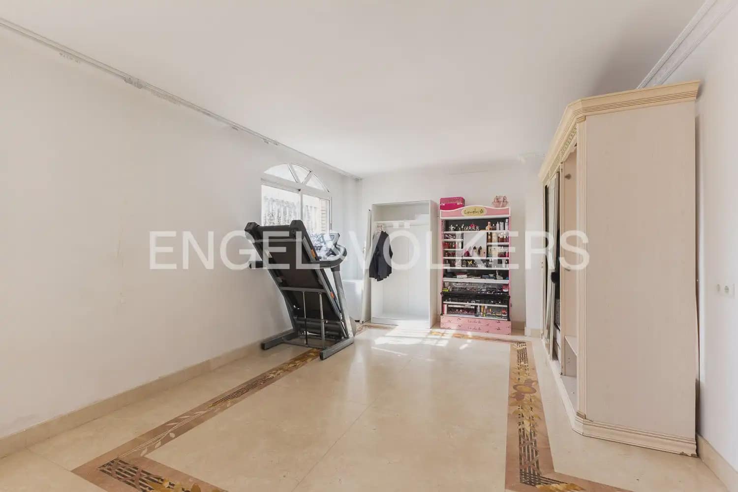 4 makuuhuone Paritalo myytävänä paikassa Valencia kaupunki - 820 000 € (Ref: 9898127)