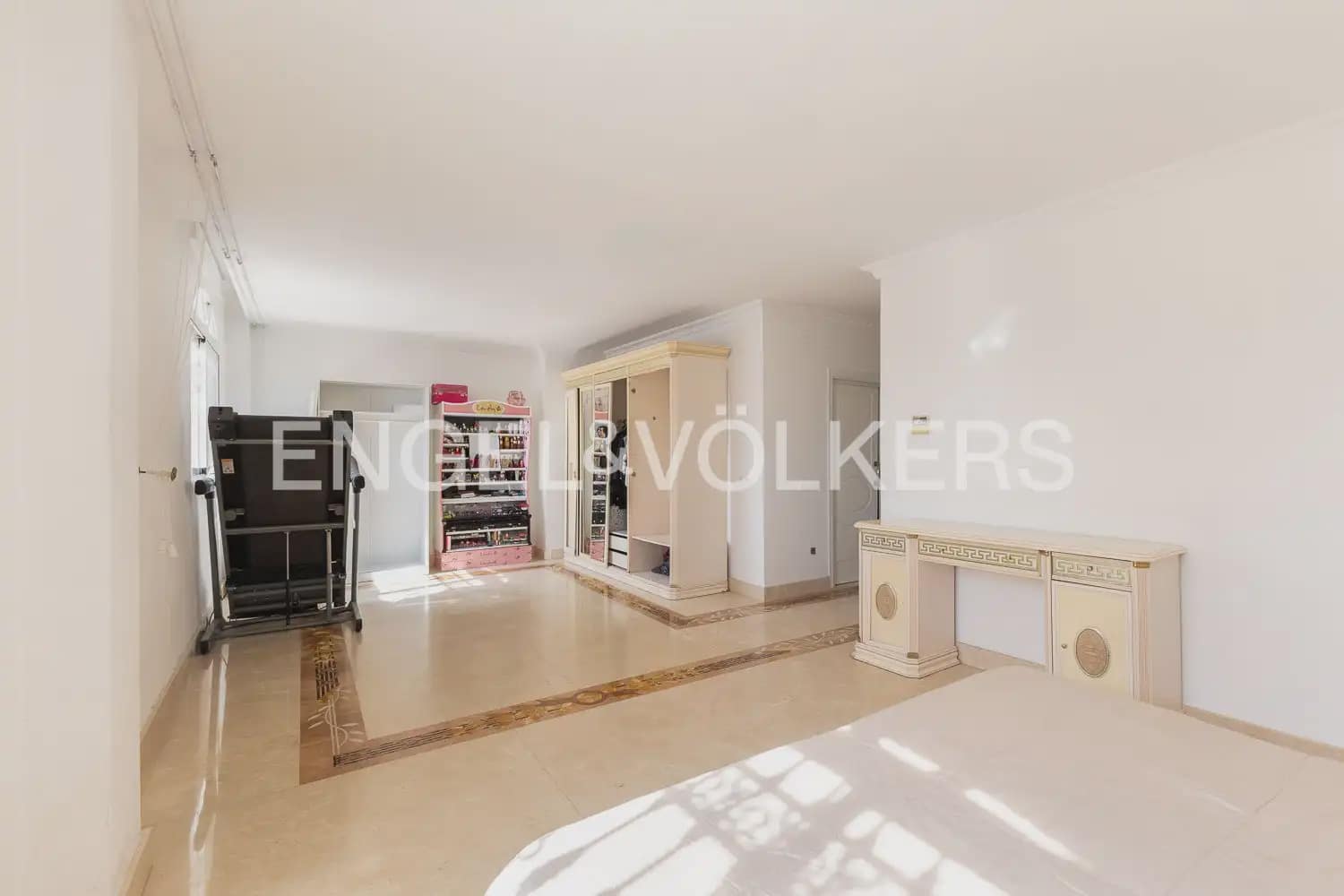 4 makuuhuone Paritalo myytävänä paikassa Valencia kaupunki - 820 000 € (Ref: 9898127)