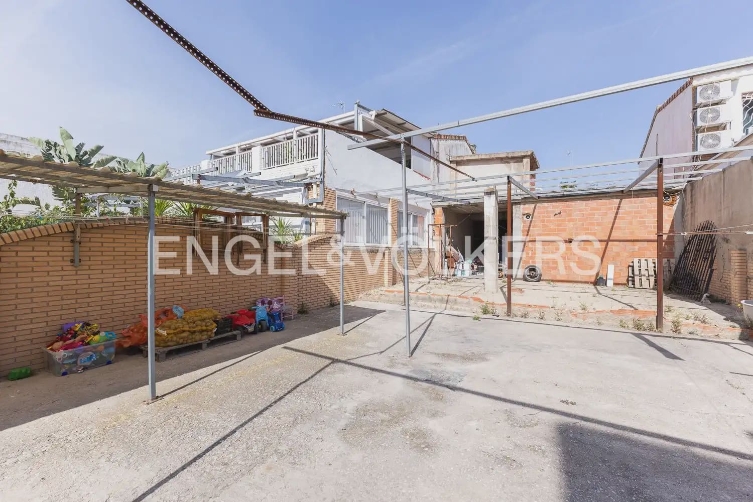 4 makuuhuone Paritalo myytävänä paikassa Valencia kaupunki - 820 000 € (Ref: 9898127)