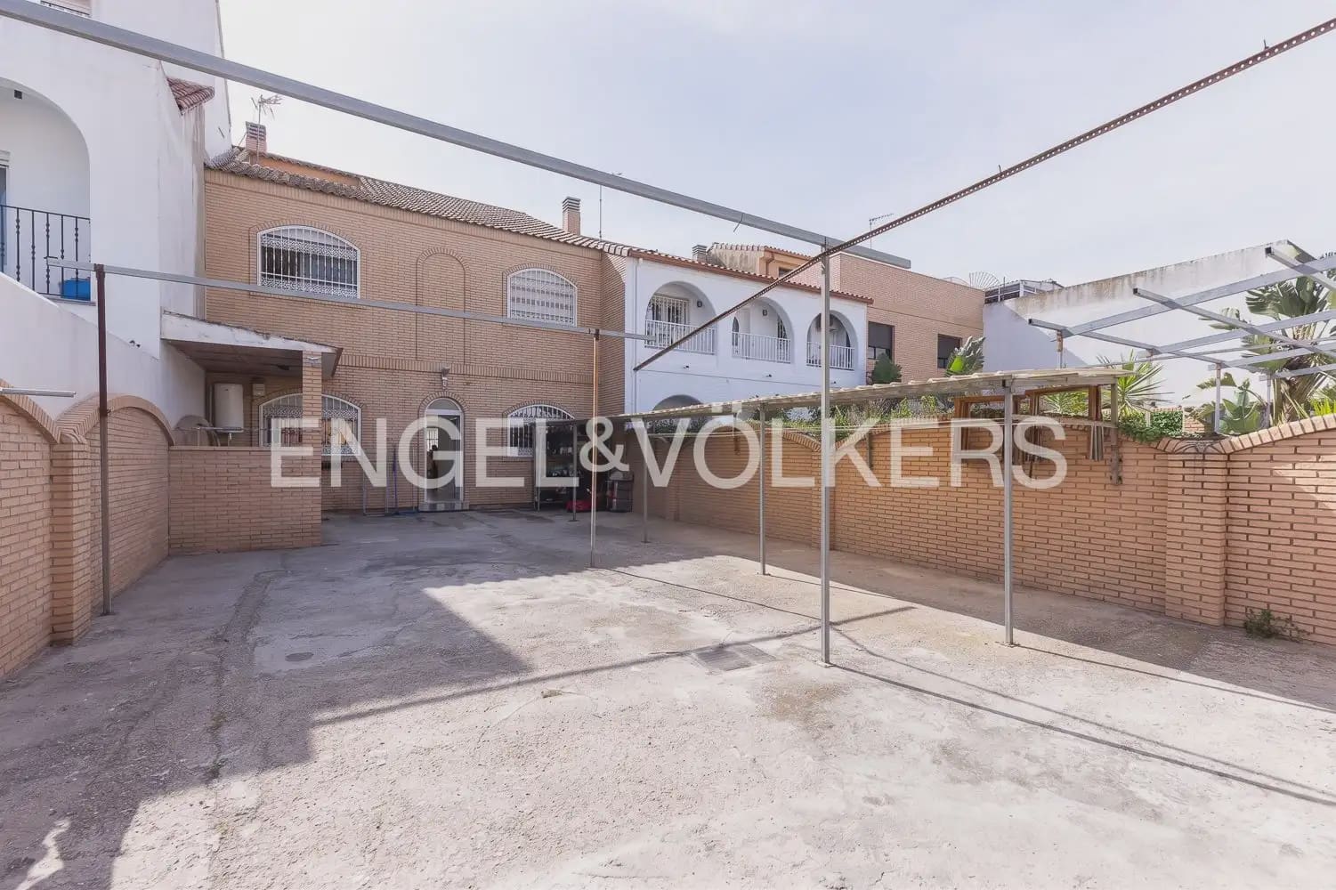 4 makuuhuone Paritalo myytävänä paikassa Valencia kaupunki - 820 000 € (Ref: 9898127)