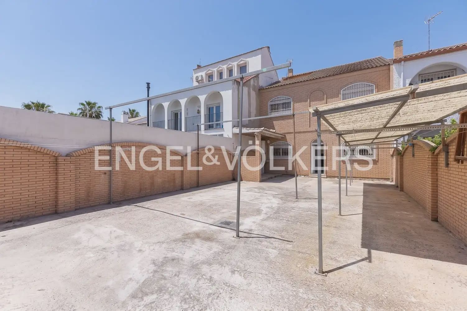 4 makuuhuone Paritalo myytävänä paikassa Valencia kaupunki - 820 000 € (Ref: 9898127)