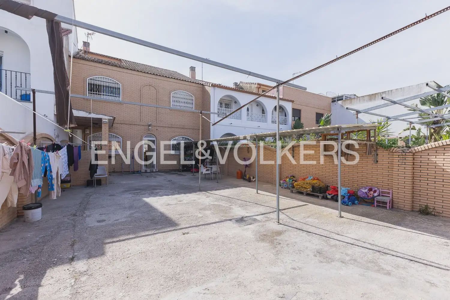 4 makuuhuone Paritalo myytävänä paikassa Valencia kaupunki - 820 000 € (Ref: 9898127)