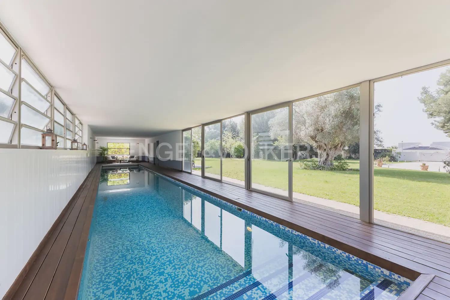 5 bedroom Villa for rent in Olocau with pool garage - € 4,000 (Ref: 9898128)