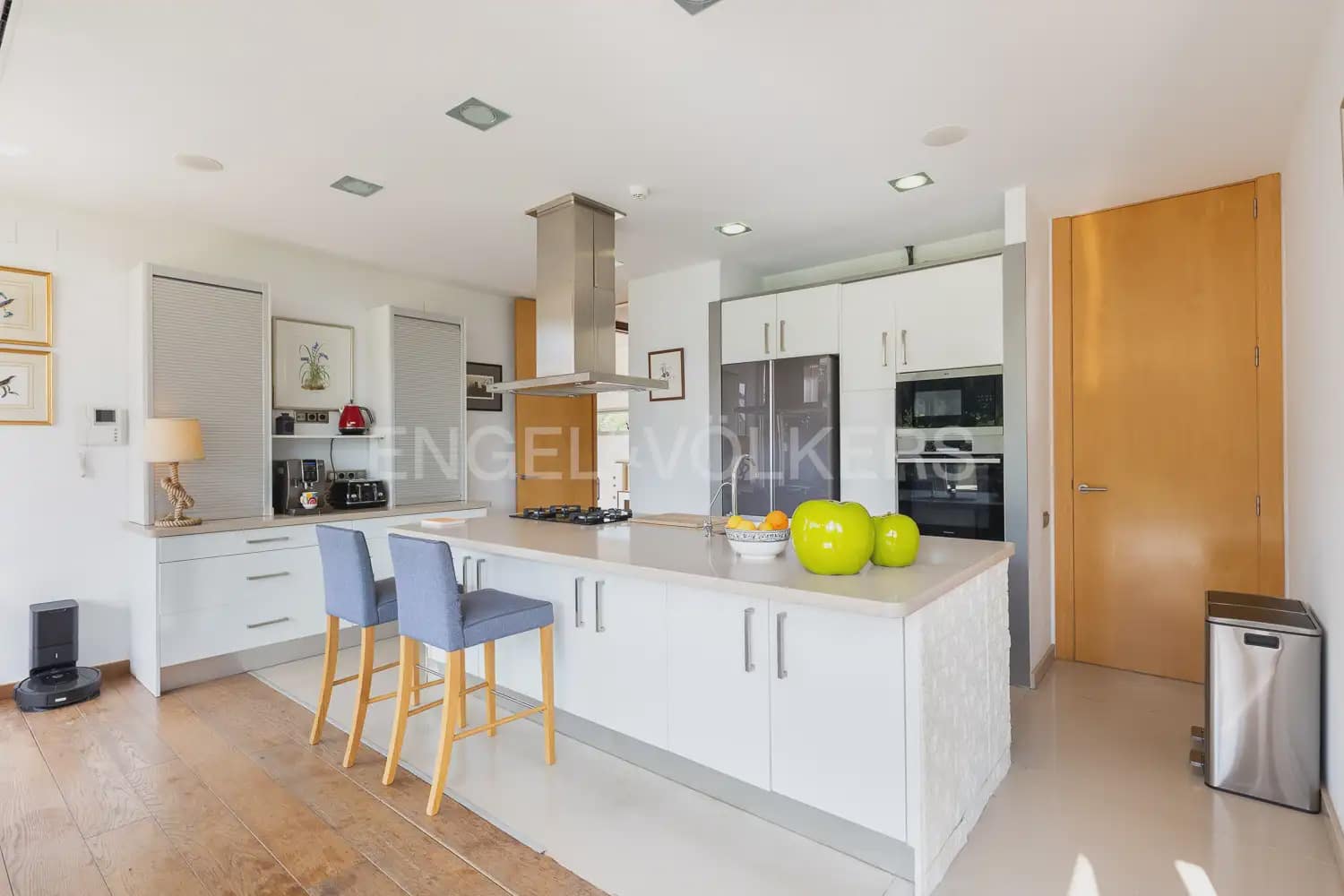 5 bedroom Villa for rent in Olocau with pool garage - € 4,000 (Ref: 9898128)