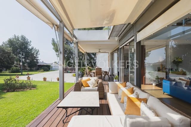 5 bedroom Villa for rent in Olocau with pool garage - € 4,000 (Ref: 9898128)