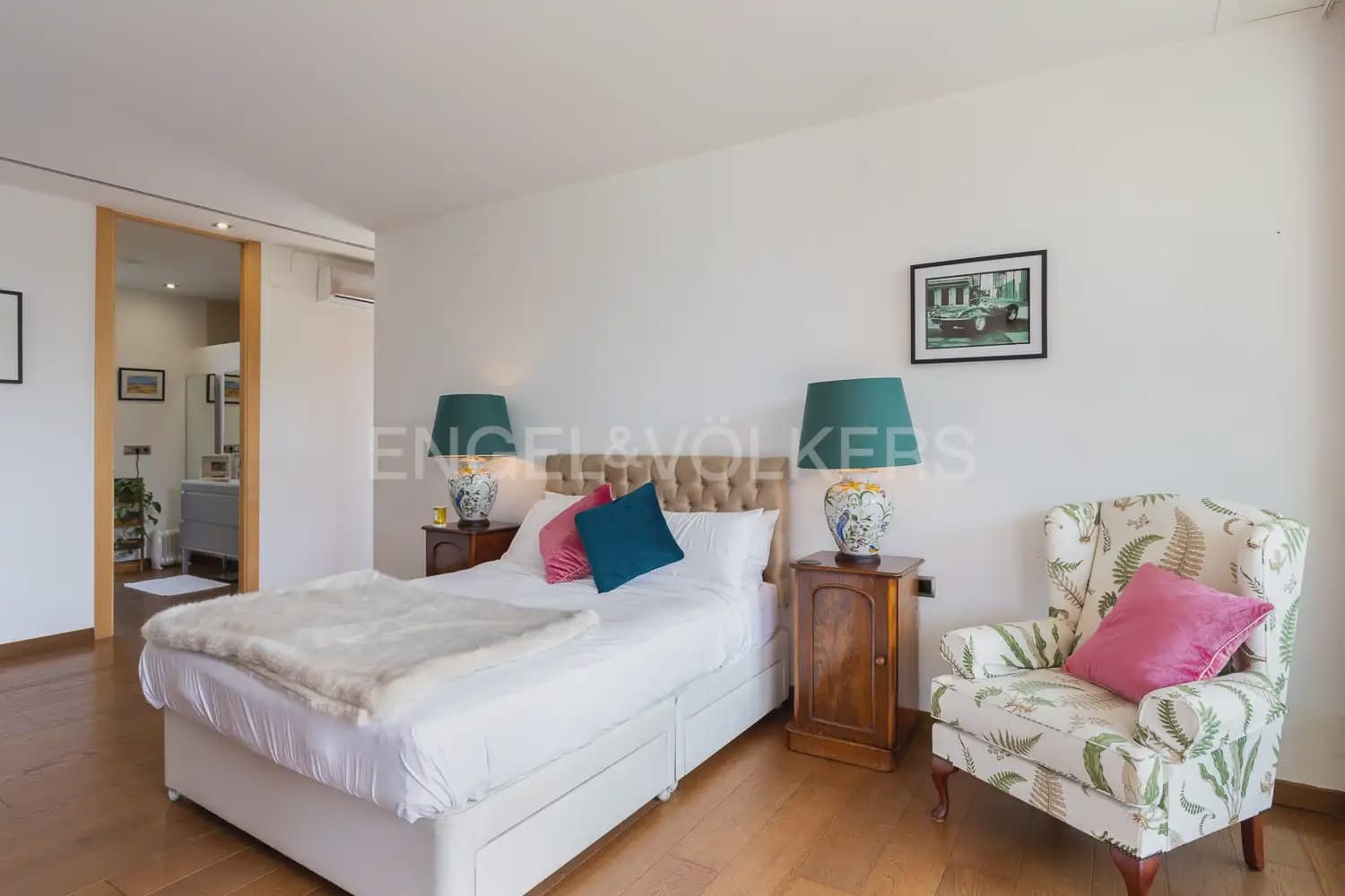 5 bedroom Villa for rent in Olocau with pool garage - € 4,000 (Ref: 9898128)