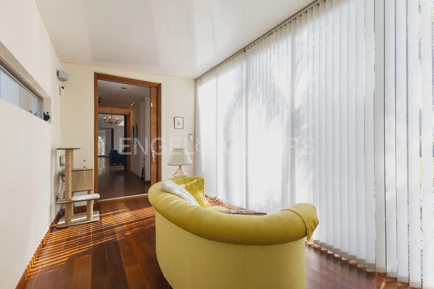 5 bedroom Villa for rent in Olocau with pool garage - € 4,000 (Ref: 9898128)