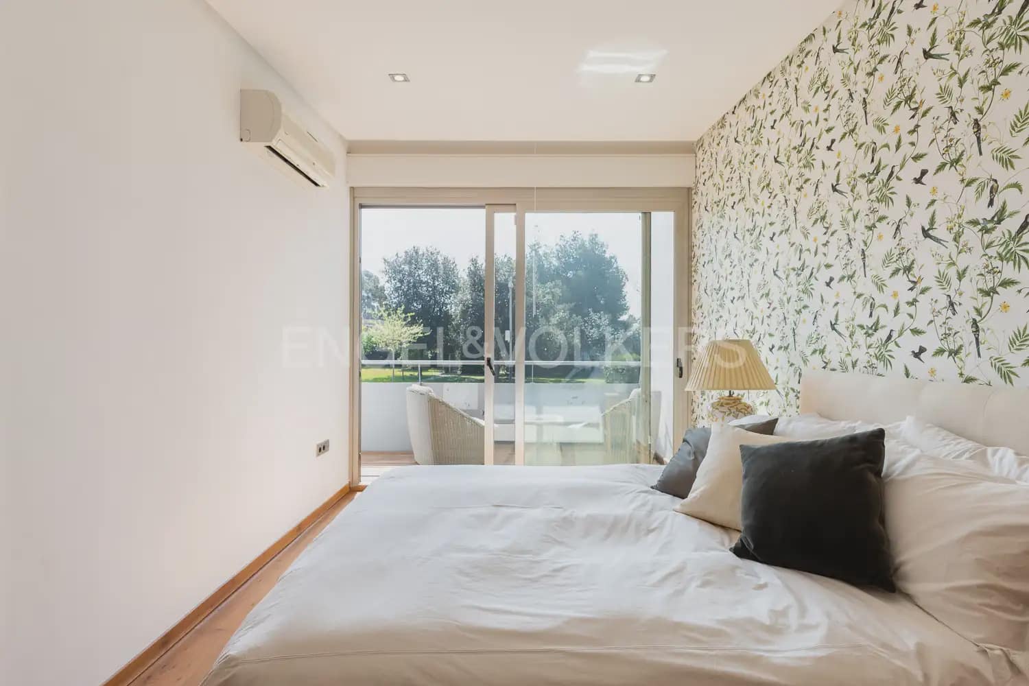 5 bedroom Villa for rent in Olocau with pool garage - € 4,000 (Ref: 9898128)