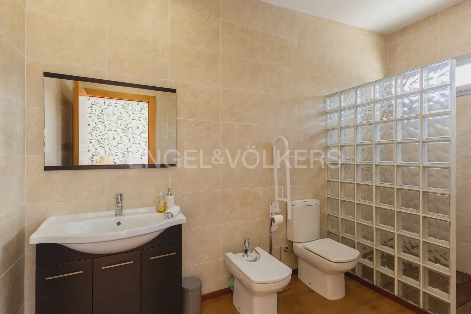 5 bedroom Villa for rent in Olocau with pool garage - € 4,000 (Ref: 9898128)