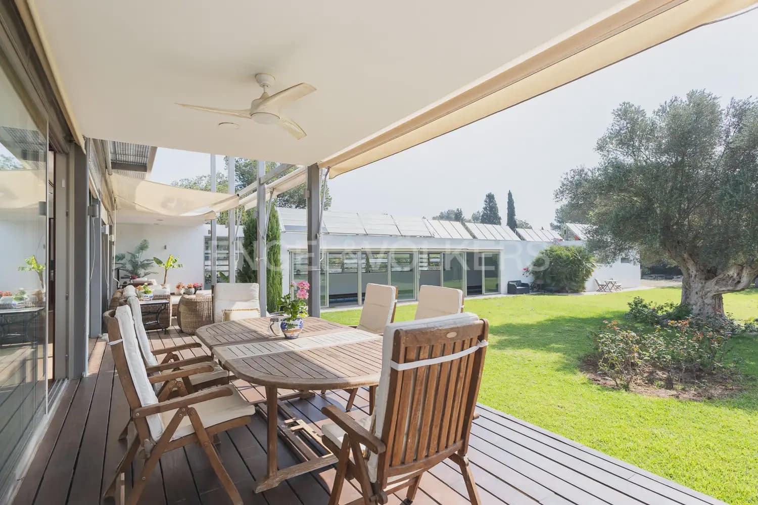 5 bedroom Villa for rent in Olocau with pool garage - € 4,000 (Ref: 9898128)