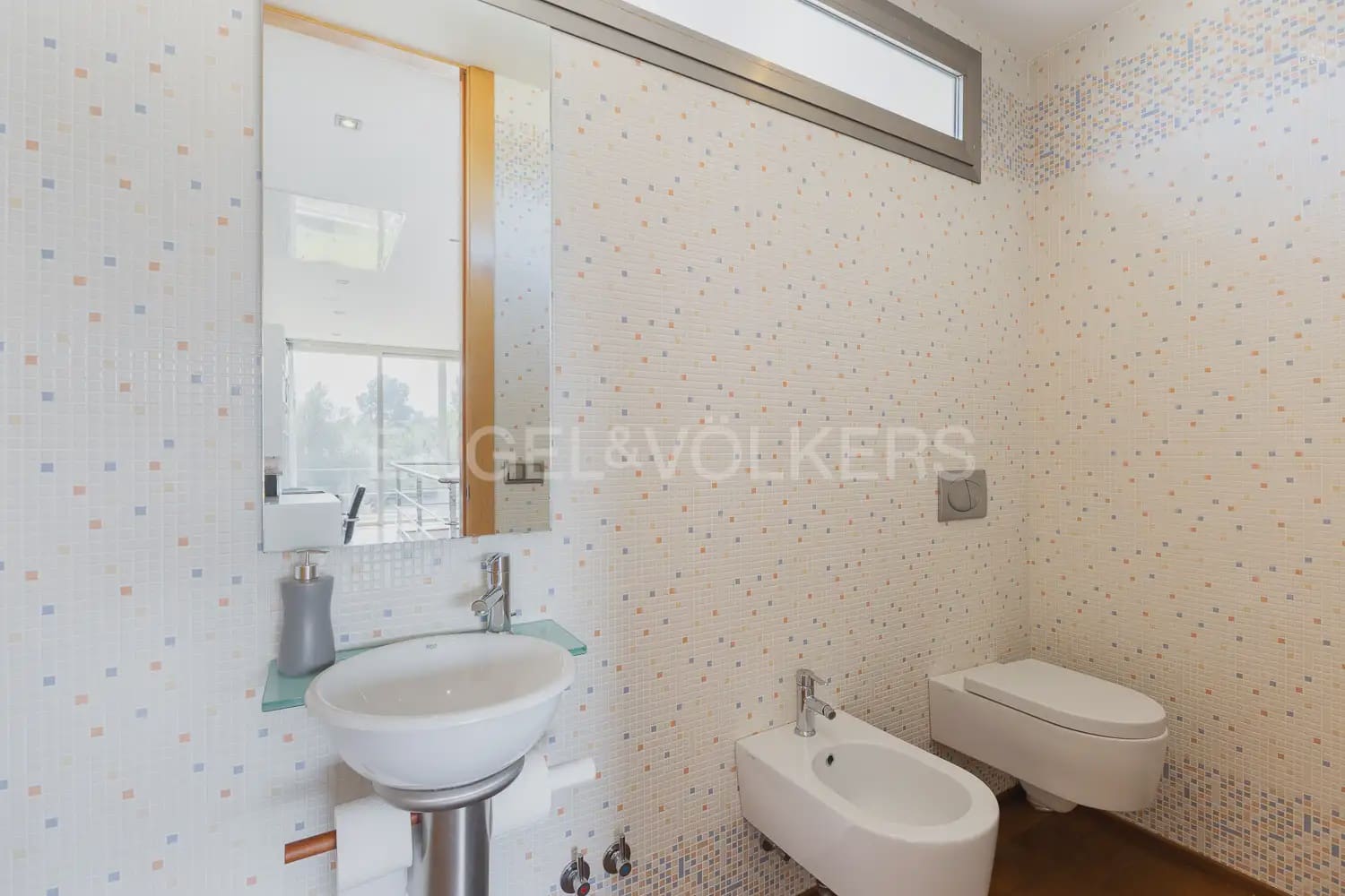 5 bedroom Villa for rent in Olocau with pool garage - € 4,000 (Ref: 9898128)