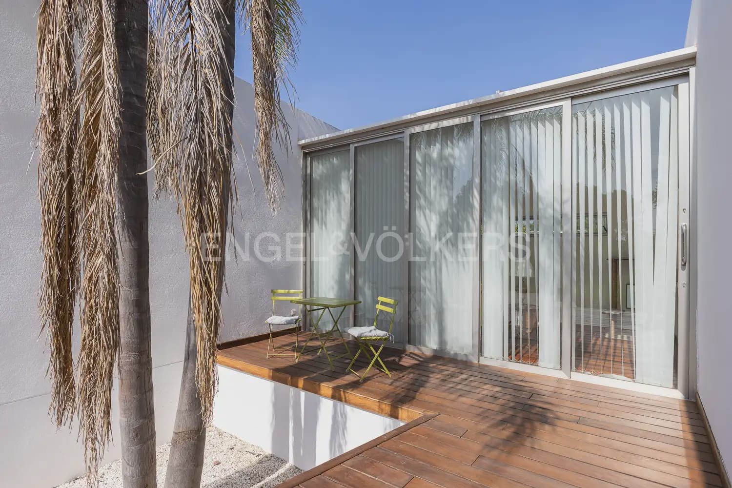5 bedroom Villa for rent in Olocau with pool garage - € 4,000 (Ref: 9898128)