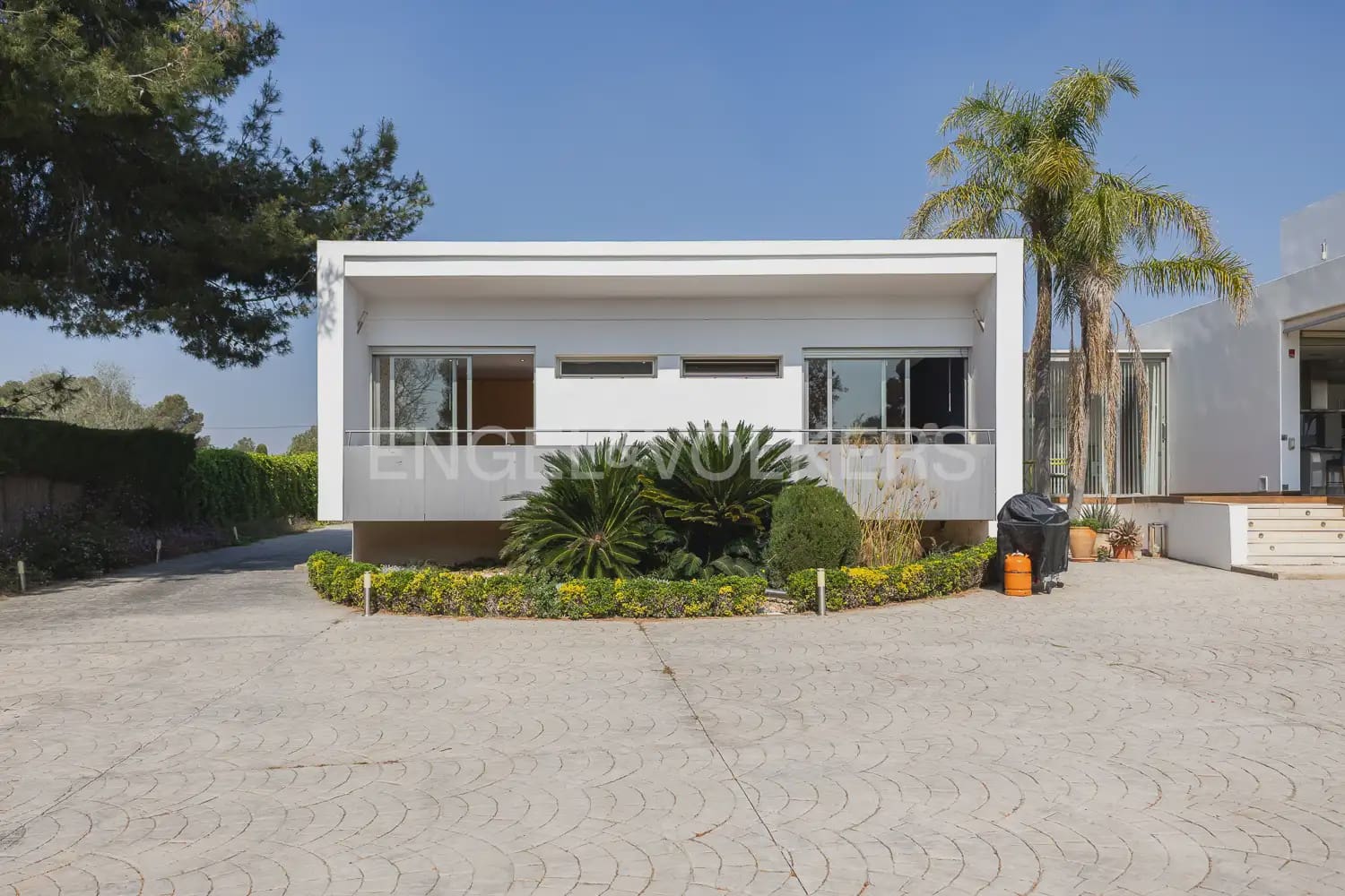 5 bedroom Villa for rent in Olocau with pool garage - € 4,000 (Ref: 9898128)