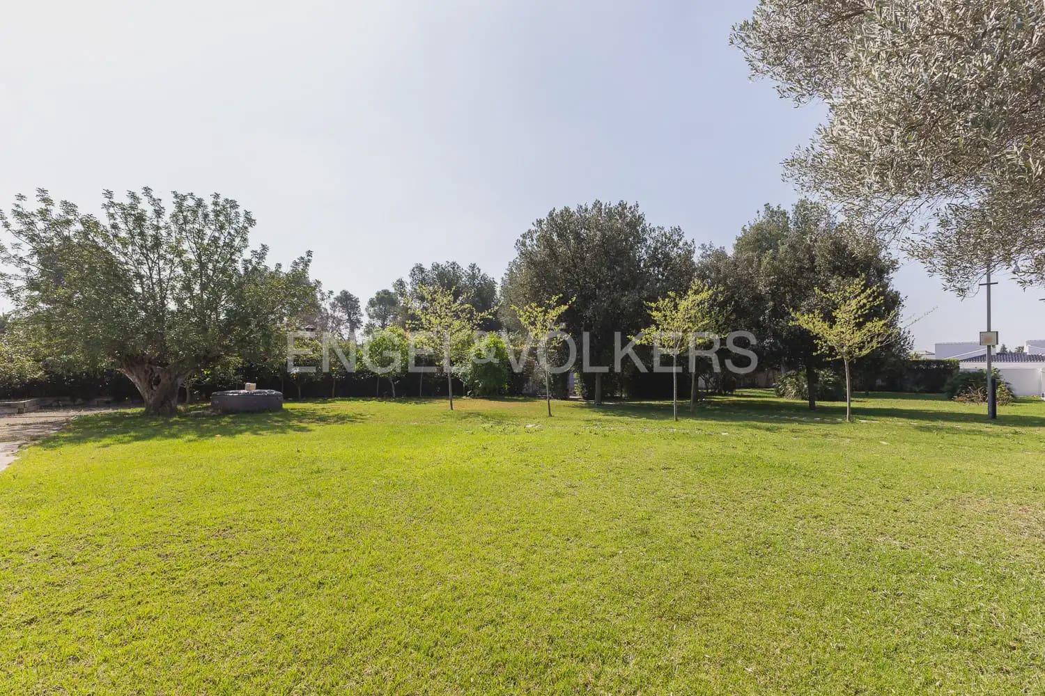 5 bedroom Villa for rent in Olocau with pool garage - € 4,000 (Ref: 9898128)