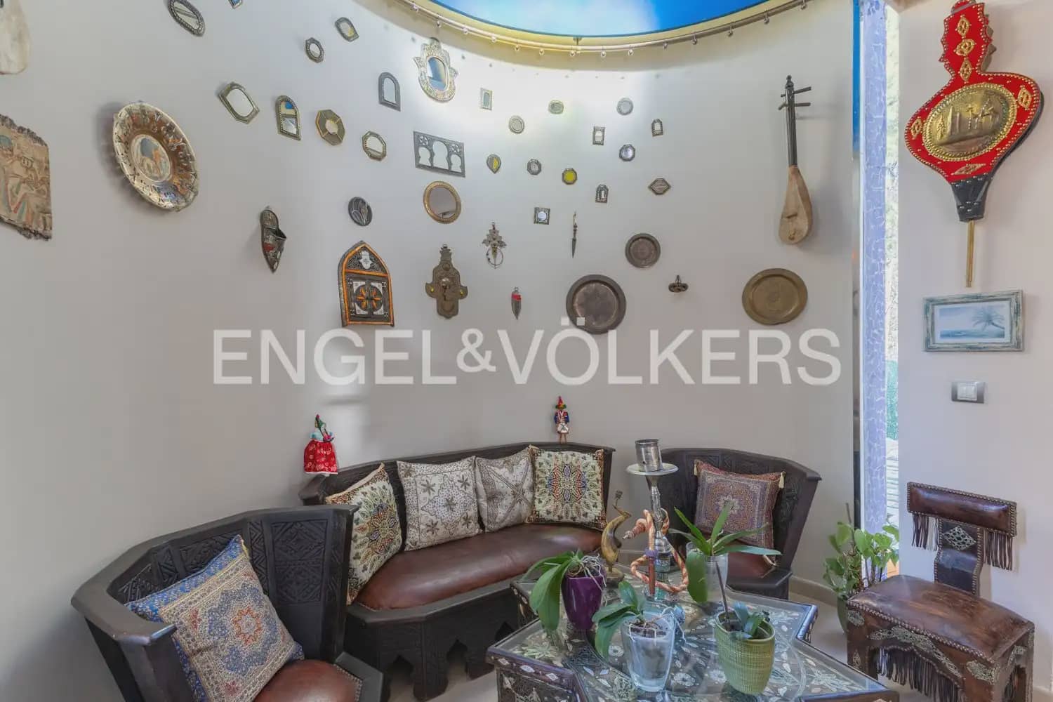4 bedroom Villa for sale in Gilet with pool garage - € 699,000 (Ref: 9898129)