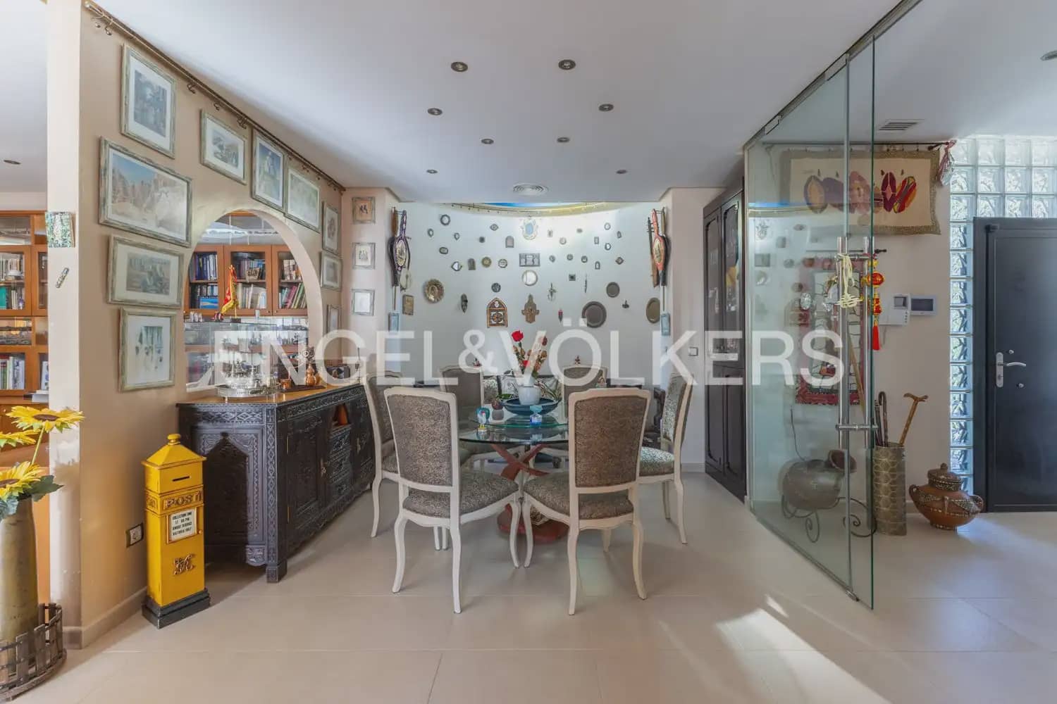 4 bedroom Villa for sale in Gilet with pool garage - € 699,000 (Ref: 9898129)