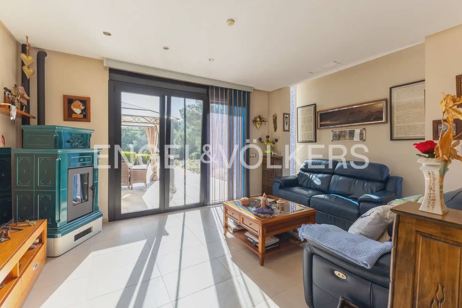 4 bedroom Villa for sale in Gilet with pool garage - € 699,000 (Ref: 9898129)