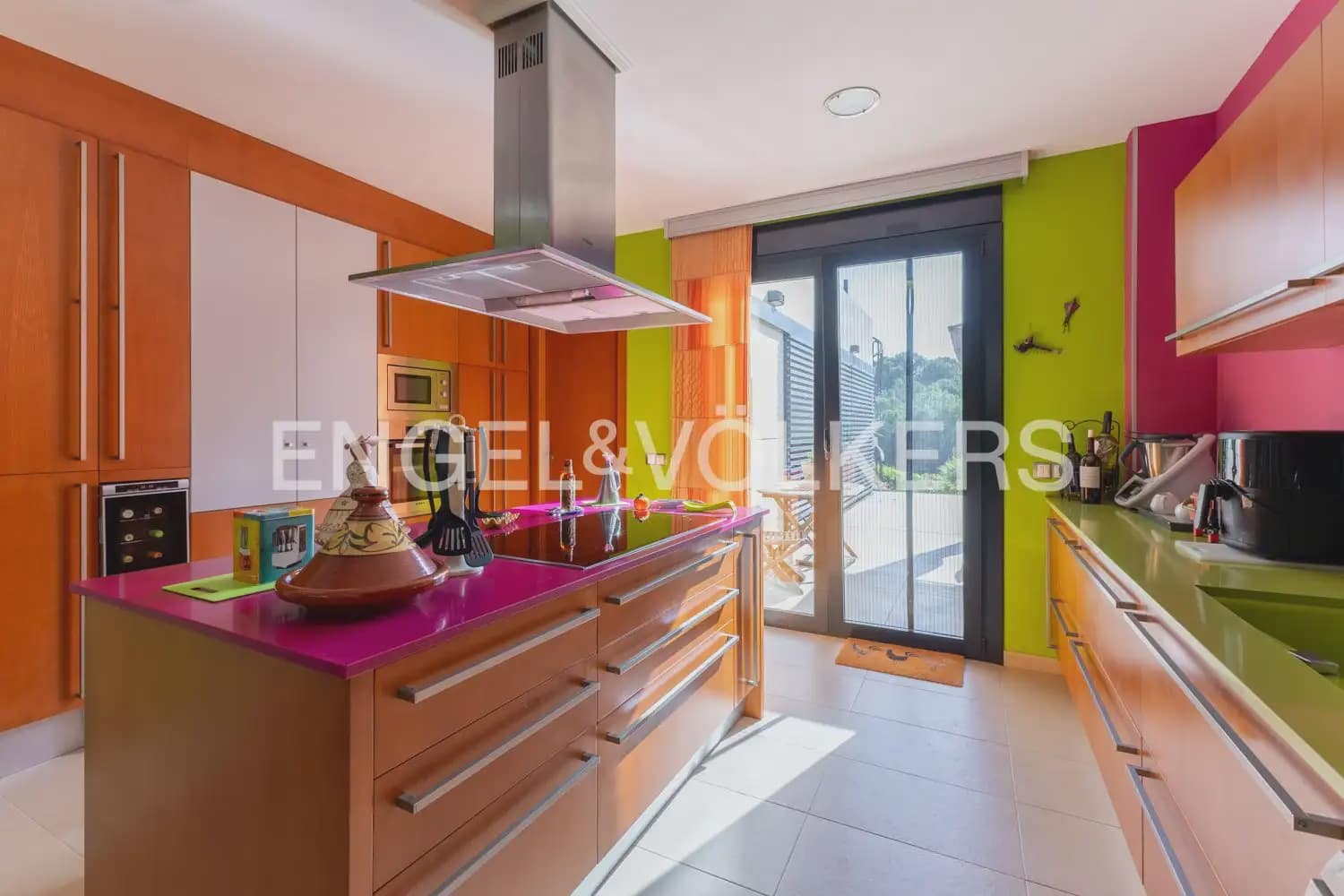 4 bedroom Villa for sale in Gilet with pool garage - € 699,000 (Ref: 9898129)