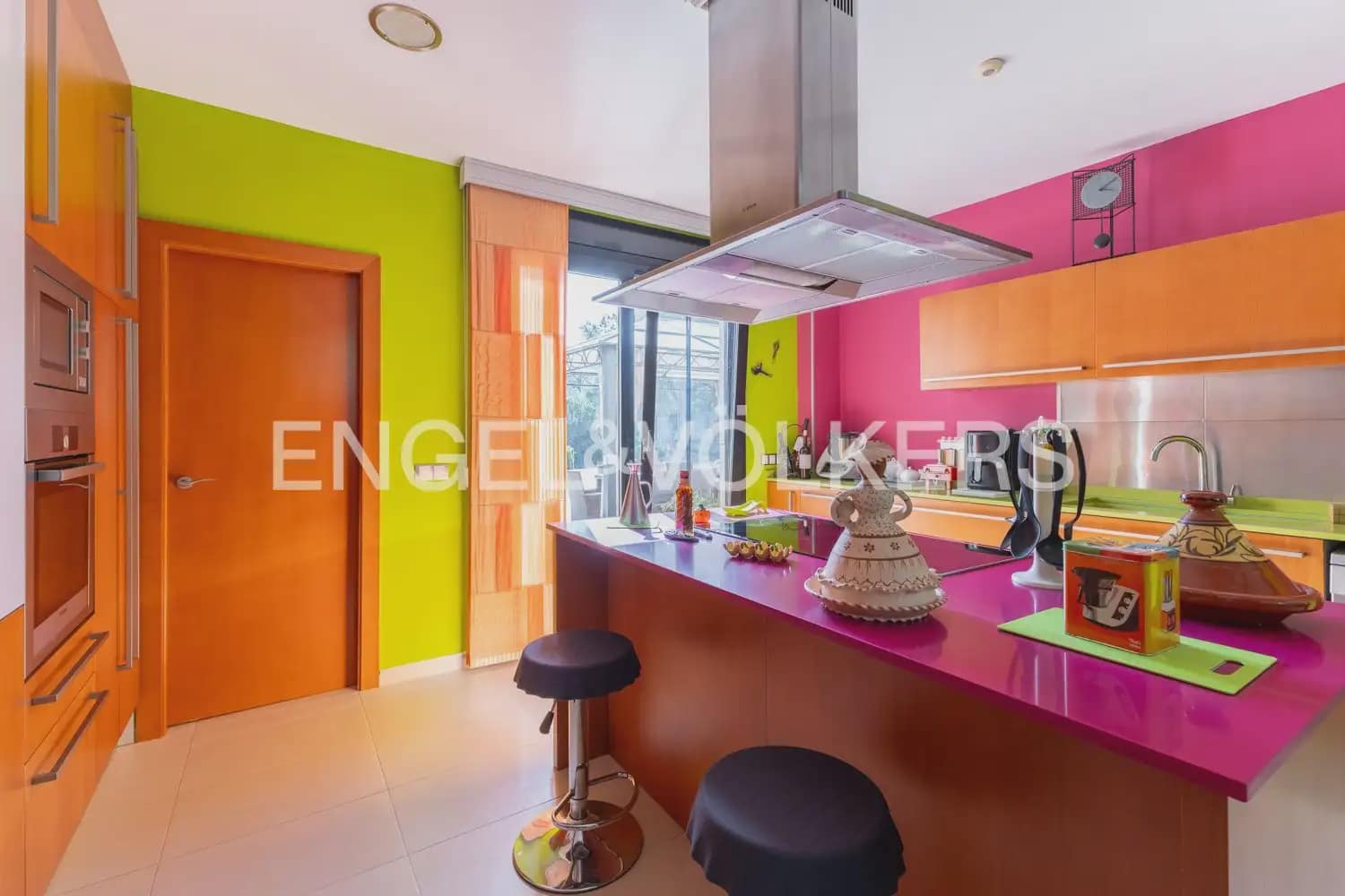 4 bedroom Villa for sale in Gilet with pool garage - € 699,000 (Ref: 9898129)
