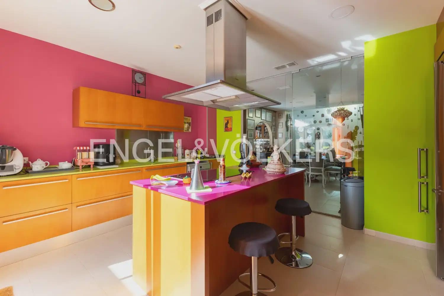 4 bedroom Villa for sale in Gilet with pool garage - € 699,000 (Ref: 9898129)