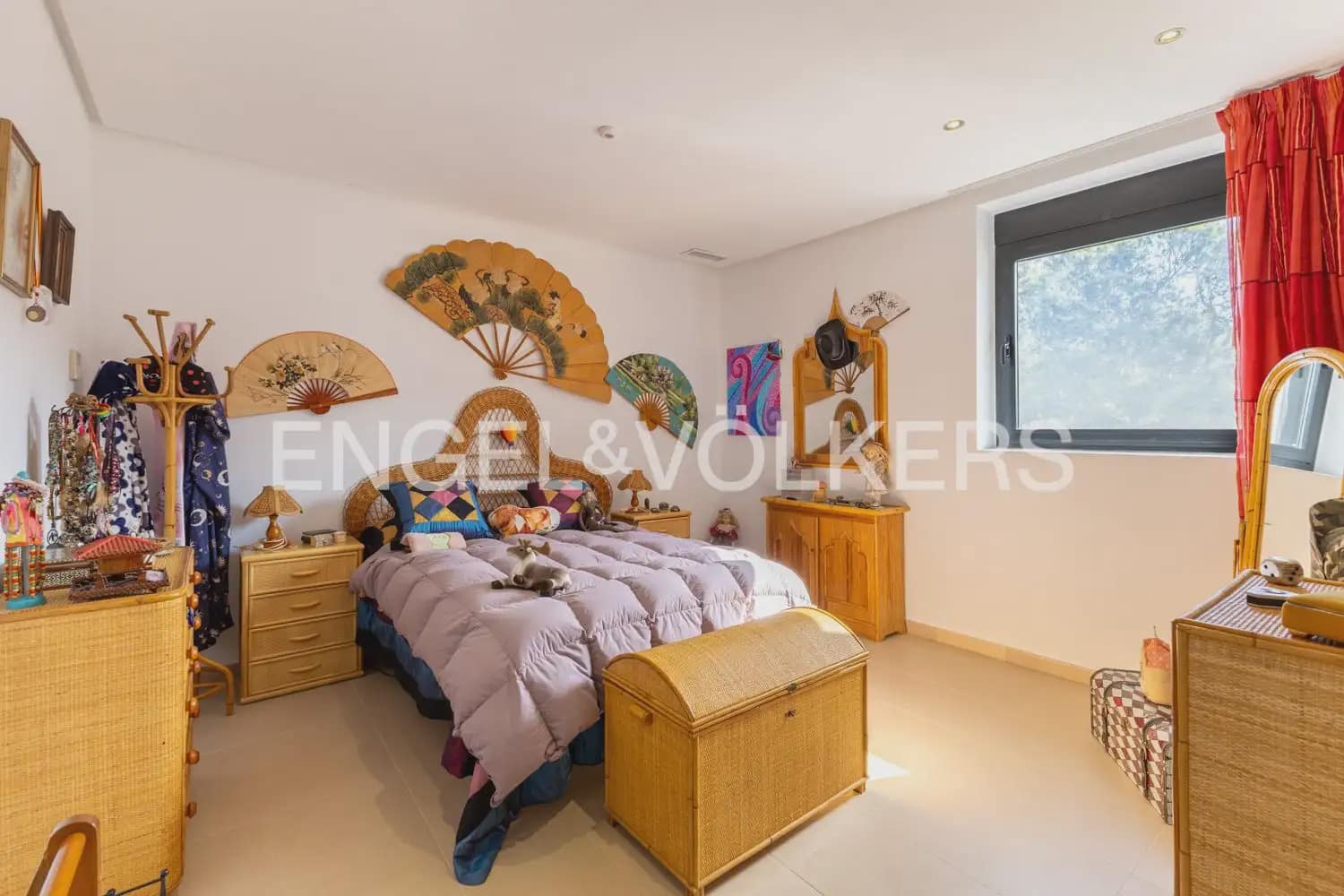 4 bedroom Villa for sale in Gilet with pool garage - € 699,000 (Ref: 9898129)