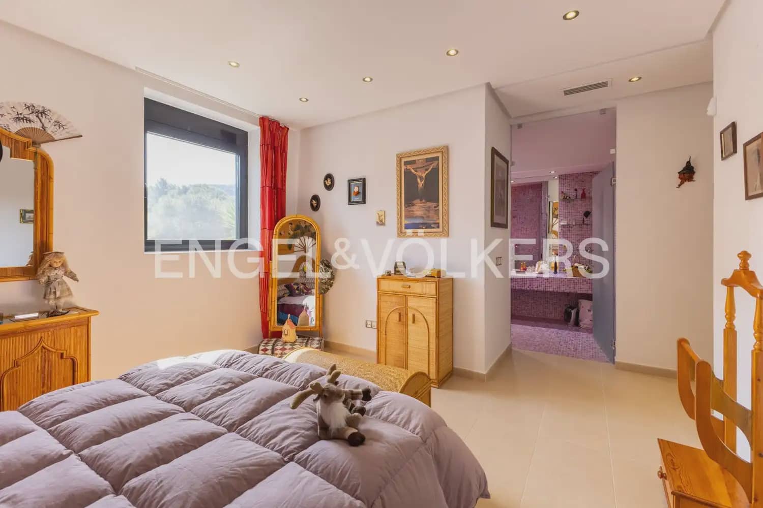 4 bedroom Villa for sale in Gilet with pool garage - € 699,000 (Ref: 9898129)