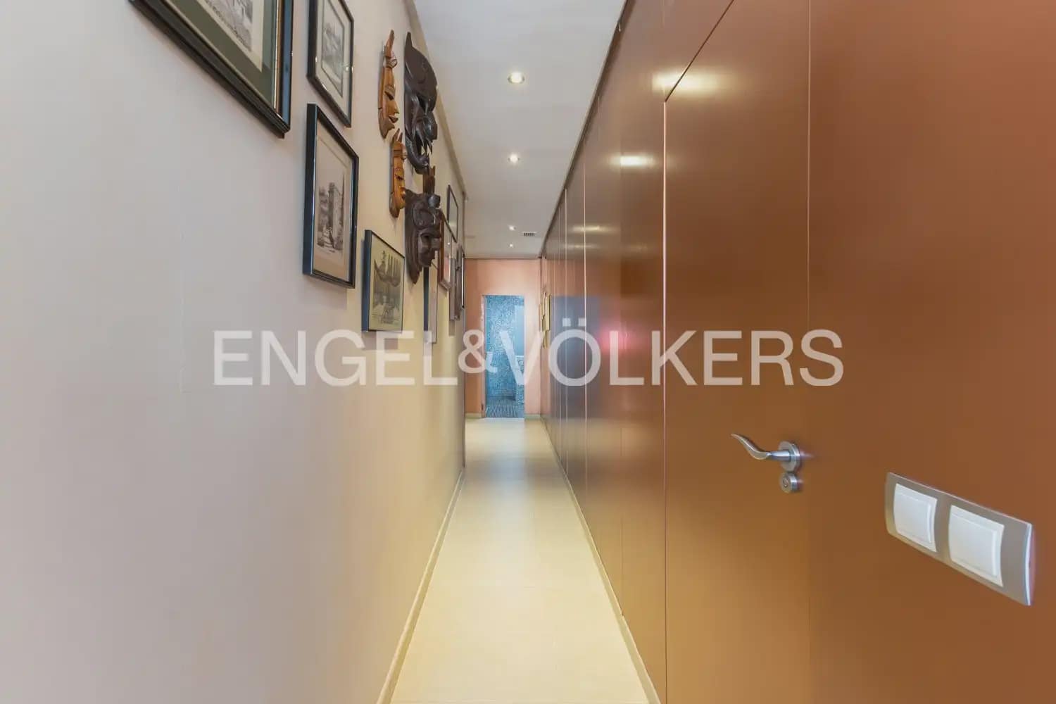 4 bedroom Villa for sale in Gilet with pool garage - € 699,000 (Ref: 9898129)