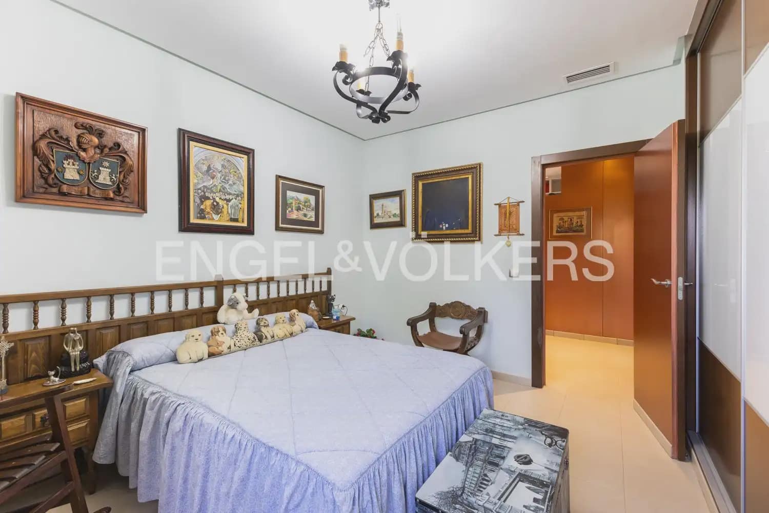 4 bedroom Villa for sale in Gilet with pool garage - € 699,000 (Ref: 9898129)