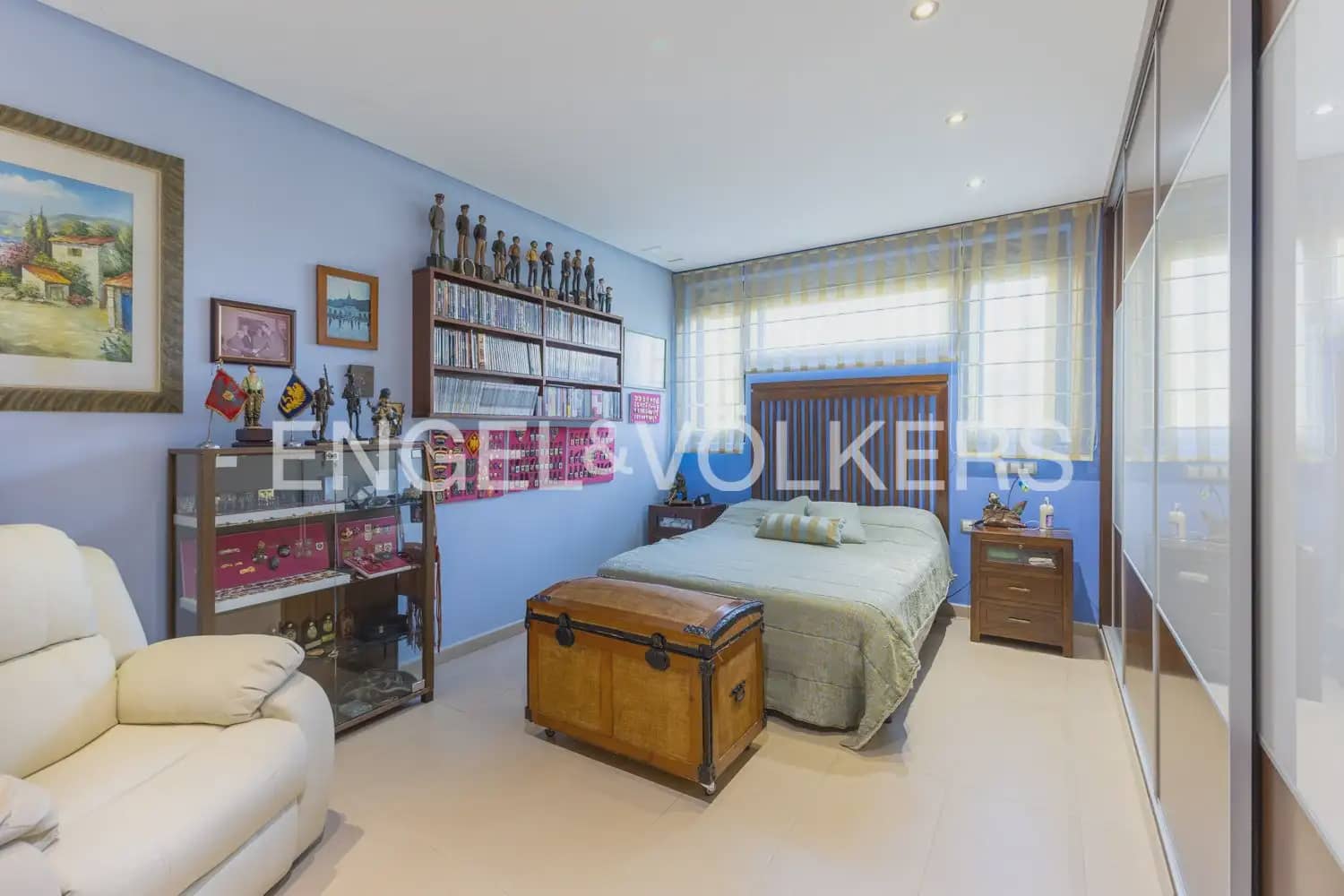 4 bedroom Villa for sale in Gilet with pool garage - € 699,000 (Ref: 9898129)