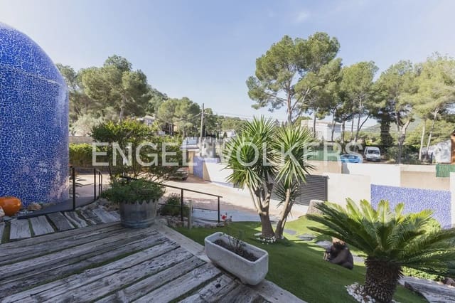 4 bedroom Villa for sale in Gilet with pool garage - € 699,000 (Ref: 9898129)