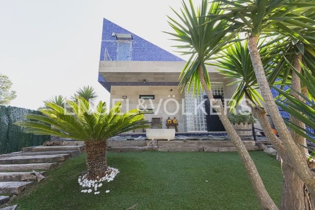 4 bedroom Villa for sale in Gilet with pool garage - € 699,000 (Ref: 9898129)