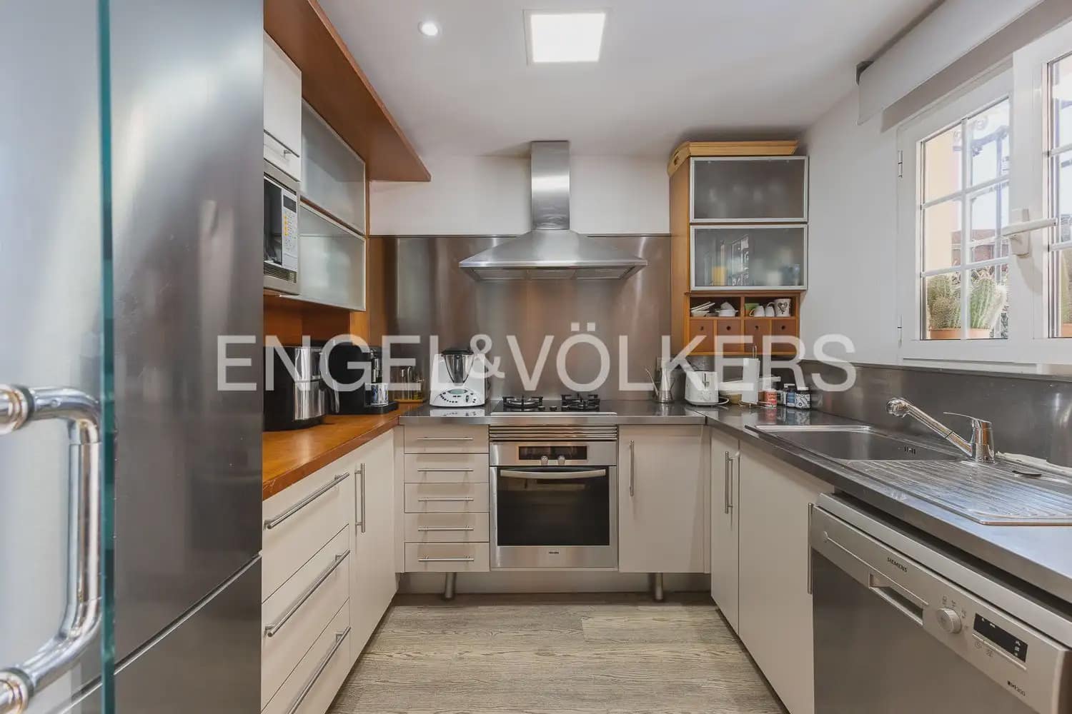 5 quarto Moradia em Banda para venda em Alboraya / Alboraia com garagem - 695 000 € (Ref: 9898130)