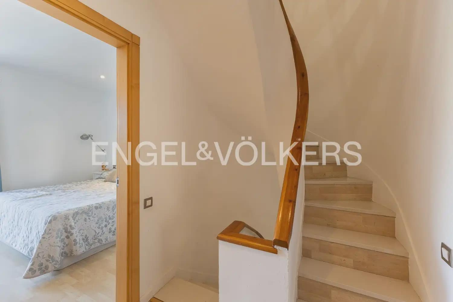 5 quarto Moradia em Banda para venda em Alboraya / Alboraia com garagem - 695 000 € (Ref: 9898130)