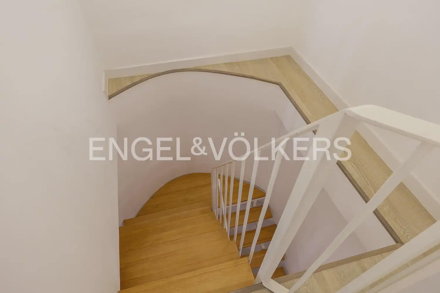 5 quarto Moradia em Banda para venda em Alboraya / Alboraia com garagem - 695 000 € (Ref: 9898130)