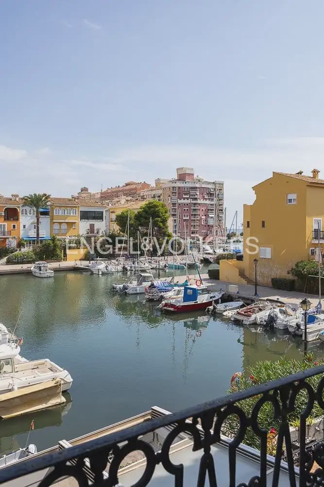 5 quarto Moradia em Banda para venda em Alboraya / Alboraia com garagem - 695 000 € (Ref: 9898130)