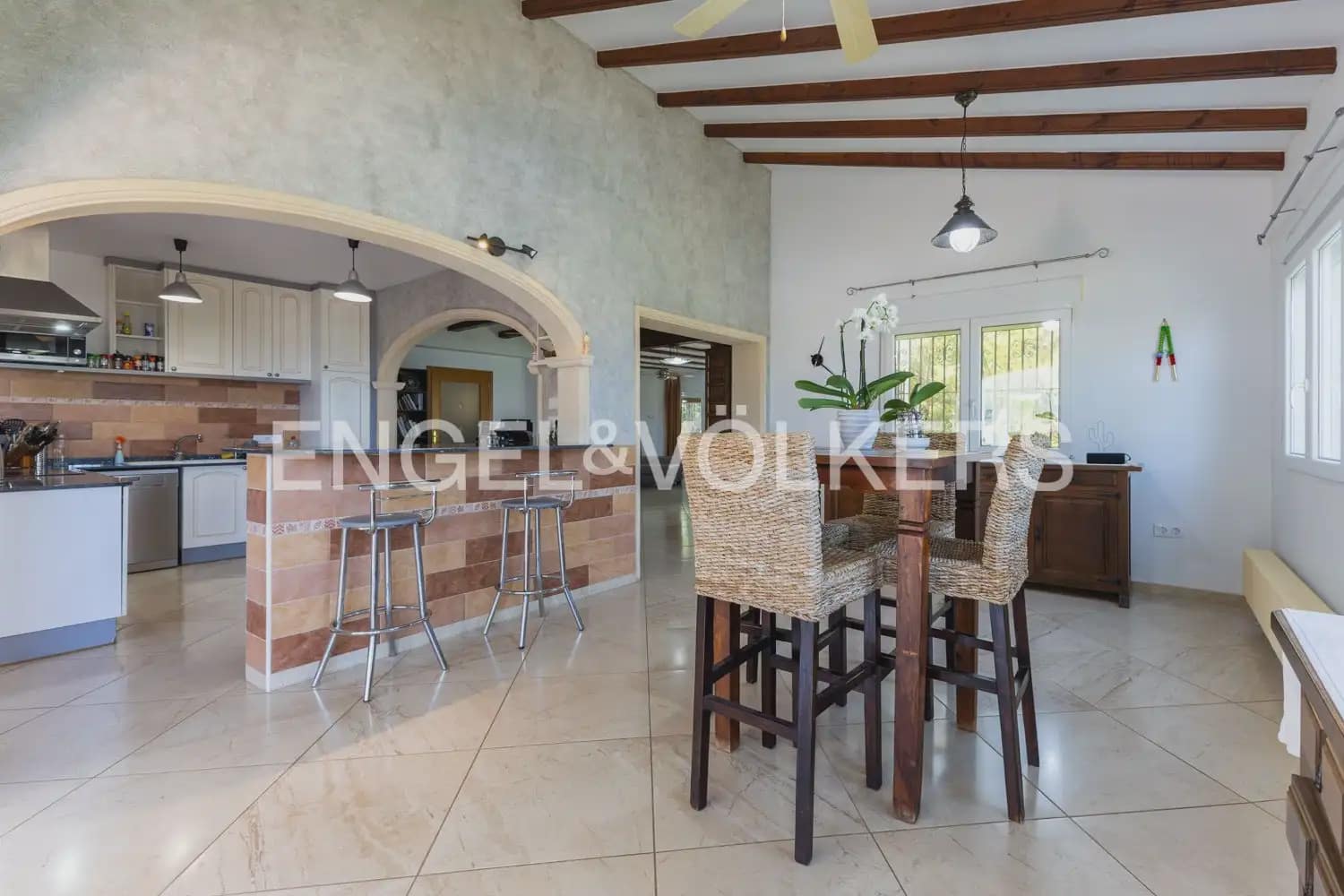 10 camera da letto Villa in vendita in Denia con piscina garage - 995.000 € (Rif: 9898131)